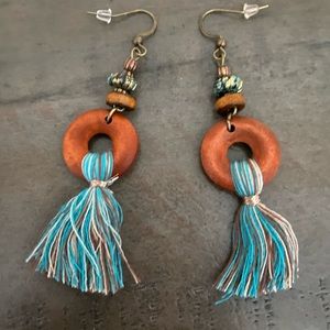 Retro Style Women's Earrings
Multi-color earrings